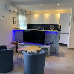 Grand Tres Agreable Avec Bar, Cuisine Et Terrasse , Cagnes-sur-Mer France