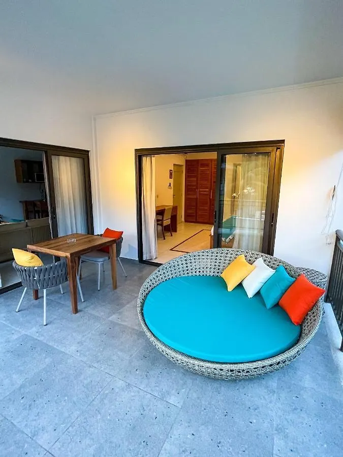 Nautilus Apartments Anse Royale 0*,